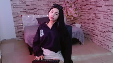 Snapshot of vanse_lust chatting on 12.04.24 Karuna online show from 12.04.24