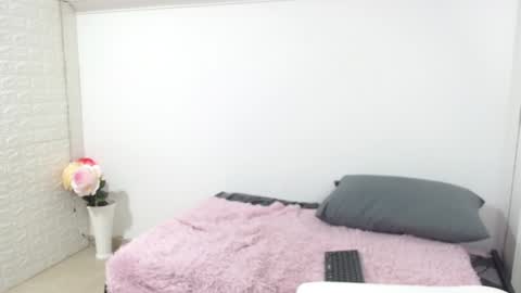 Snapshot of vanse_lust chatting on 01.23.25 Karuna online show from 01.23.25