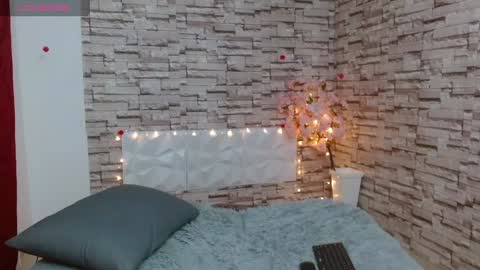 Snapshot of vanse_lust chatting on 02.05.25 Karuna online show from 02.05.25