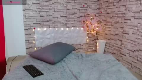 Snapshot of vanse_lust chatting on 02.09.25 Karuna online show from 02.09.25