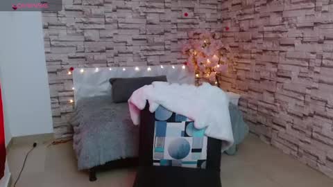 Snapshot of vanse_lust chatting on 02.25.25 Karuna online show from 02.25.25