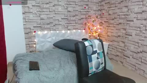 Snapshot of vanse_lust chatting on 02.26.25 Karuna online show from 02.26.25