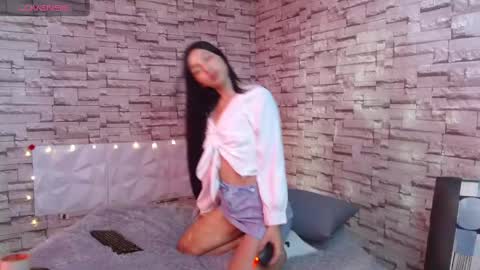 Snapshot of vanse_lust chatting on 03.12.25 Karuna online show from 03.12.25