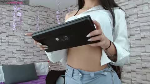 Snapshot of vanse_lust chatting on 09.10.25 Karuna online show from 09.10.25