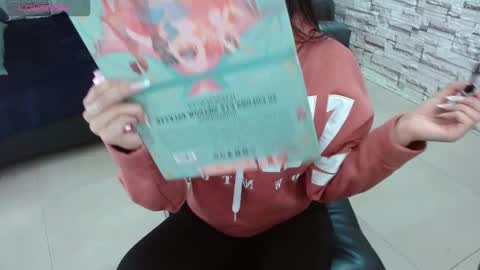 Snapshot of vanse_lust chatting on 09.29.25 Karuna online show from 09.29.25