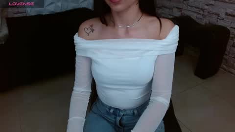 Snapshot of vanse_lust chatting on 10.04.25 Karuna online show from 10.04.25