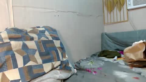 Snapshot of vanxxx2005 chatting on 12.20.25 vanxxx2005 online show from 12.20.25