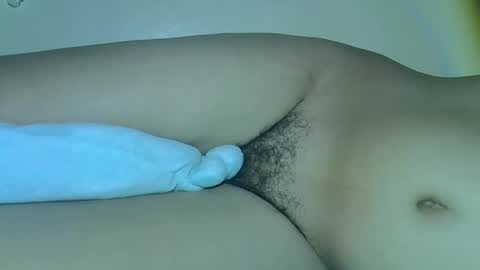 Snapshot of vee_horny01 chatting on 09.19.25 vee online show from 09.19.25