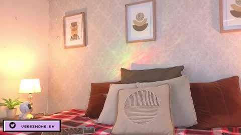 Vee Simons online show from 02.07.26