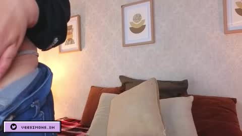 Vee Simons online show from 03.26.26