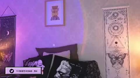 Vee Simons online show from 07.28.26