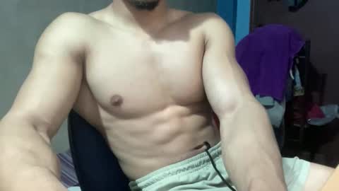 Snapshot of veilofstrength11 chatting on 10.28.25 veilofstrength11 online show from 10.28.25