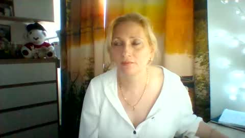 Snapshot of velka_raspberry chatting on 05.25.26 velka_raspberry online show from 05.25.26