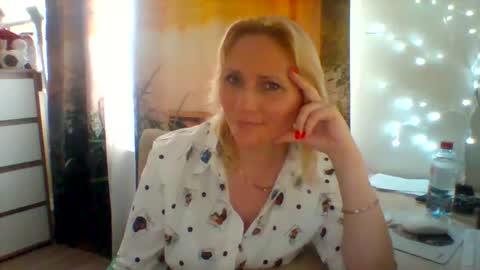 Snapshot of velka_raspberry chatting on 06.08.26 velka_raspberry online show from 06.08.26