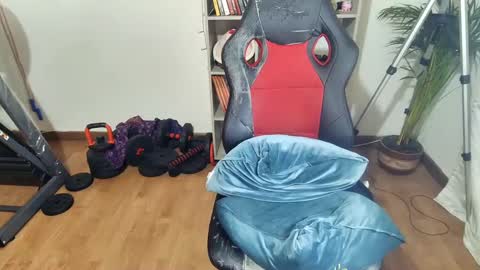 Im VelaI will be Christmas and New Year with my family December 22 to January 13 I will miss you guys. online show from 02.22.25