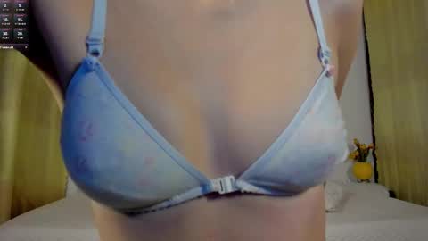 Snapshot of velvet_00 chatting on 02.05.26 velvet_00 online show from 02.05.26