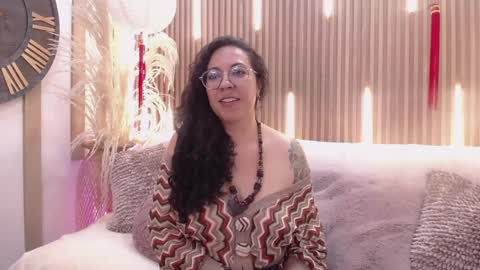 Snapshot of velvet_curly chatting on 05.15.26 Emma Curly online show from 05.15.26