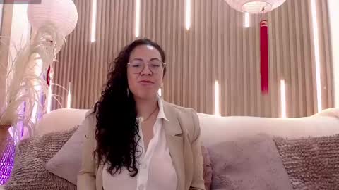 Snapshot of velvet_curly chatting on 05.22.26 Emma Curly online show from 05.22.26