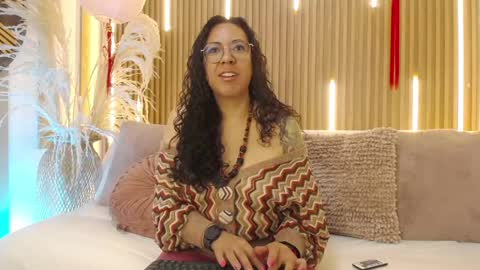 Snapshot of velvet_curly chatting on 05.30.26 Emma Curly online show from 05.30.26