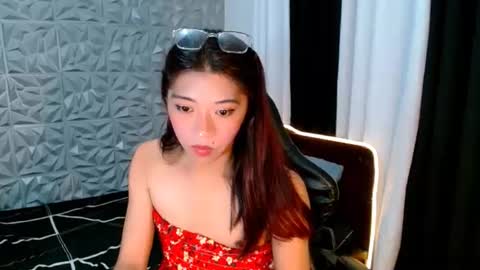 Snapshot of velvet_elise chatting on 07.14.26 velvet_elise online show from 07.14.26