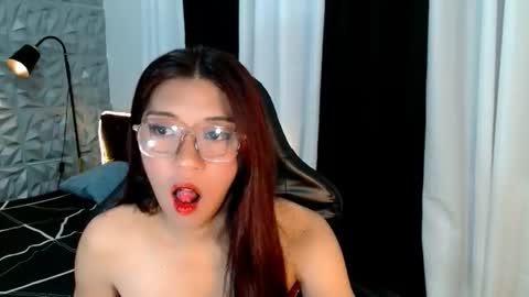 Snapshot of velvet_elise chatting on 07.20.26 velvet_elise online show from 07.20.26