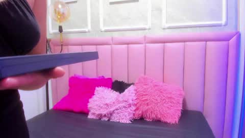 velvet_giirll online show from 06.04.26