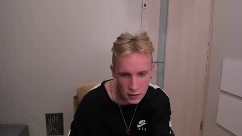 Snapshot of velvet_shard chatting on 07.05.26 EDWIN online show from 07.05.26