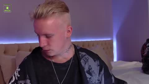 Snapshot of velvet_shard chatting on 07.25.26 EDWIN online show from 07.25.26
