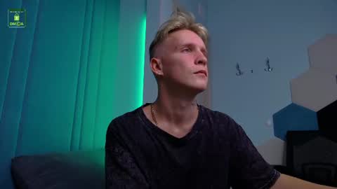 Snapshot of velvet_shard chatting on 07.26.26 EDWIN online show from 07.26.26