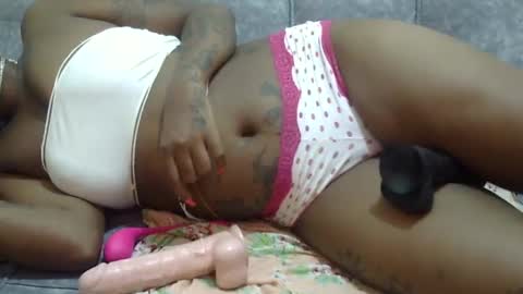 Snapshot of velvet_temptress chatting on 02.25.25 velvet online show from 02.25.25