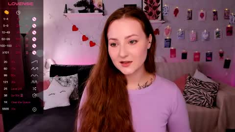 Snapshot of velvetcherry_ chatting on 05.20.26 Mia online show from 05.20.26