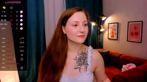 Snapshot of velvetcherry_ chatting on 05.31.26 Mia online show from 05.31.26