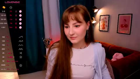 Snapshot of velvetcherry_ chatting on 06.17.26 Mia online show from 06.17.26