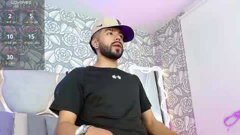 Snapshot of velvetdaniels_tay chatting on 07.15.26 velvetdaniels_tay online show from 07.15.26
