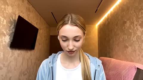 Nika online show from 11.15.25