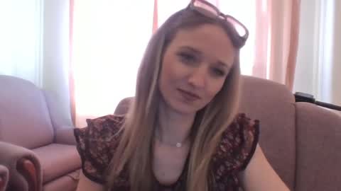 Snapshot of velvetintuition chatting on 05.15.26 velvetintuition online show from 05.15.26