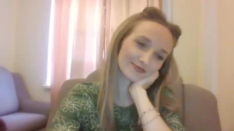 Snapshot of velvetintuition chatting on 05.31.26 velvetintuition online show from 05.31.26