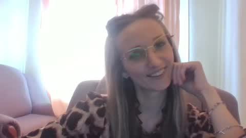 Snapshot of velvetintuition chatting on 06.01.26 velvetintuition online show from 06.01.26