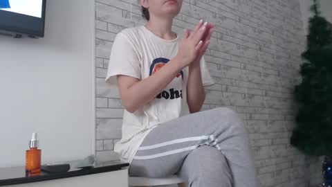 Snapshot of velvetmoon123 chatting on 11.24.25 velvetmoon123 online show from 11.24.25