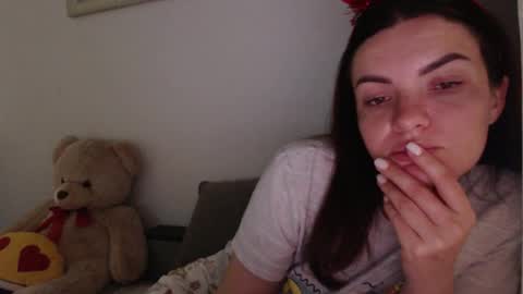 Snapshot of velvetmoon123 chatting on 11.26.25 velvetmoon123 online show from 11.26.25