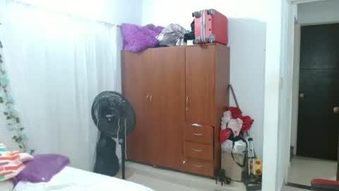 venecasexy44 online show from 02.28.26