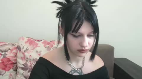 Snapshot of venera_goddess chatting on 02.12.25 Naly online show from 02.12.25