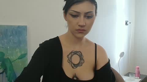 Snapshot of venera_goddess chatting on 10.08.25 Naly online show from 10.08.25
