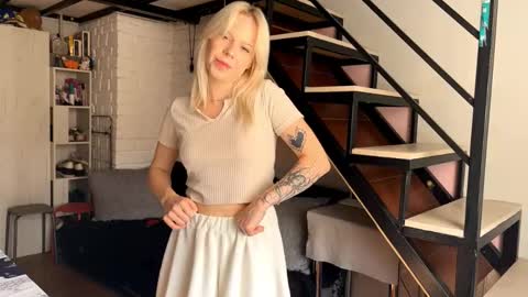 Lisa online show from 10.23.25