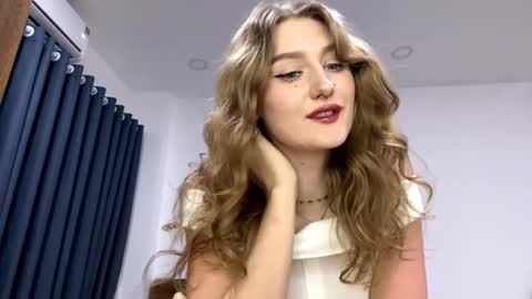 Snapshot of venniebonillas chatting on 02.22.26 Emily online show from 02.22.26