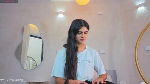 Snapshot of venus_flame chatting on 04.14.26 VENUS online show from 04.14.26