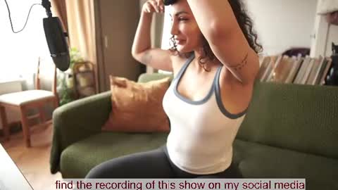 Snapshot of venus_in_jeans chatting on 06.12.26 Bella online show from 06.12.26