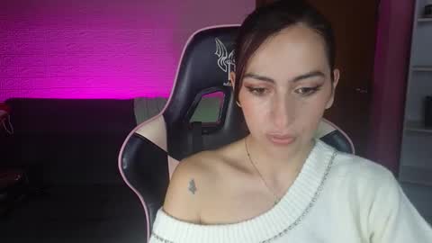 Snapshot of venus_s___ chatting on 11.30.25 Sofi online show from 11.30.25