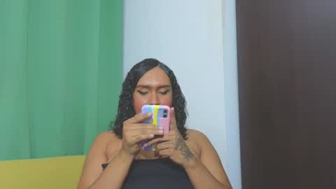 Snapshot of venus_speer chatting on 12.05.24 Luisa online show from 12.05.24