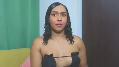 Snapshot of venus_speer chatting on 12.06.24 Luisa online show from 12.06.24